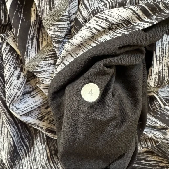 Lululemon pants - Picture 4 of 4